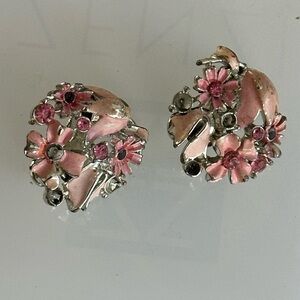 Star Pink Hammered Petal Clip On Vintage Earrings